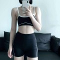 撞色短版运动背心+高腰包臀短裤套装